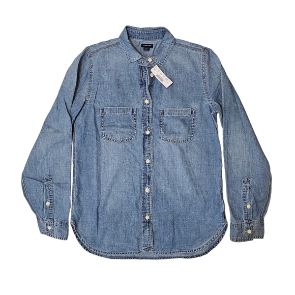 J. Crew Tops - J CREW Everyday Chambray Shirt Womens Size 2
